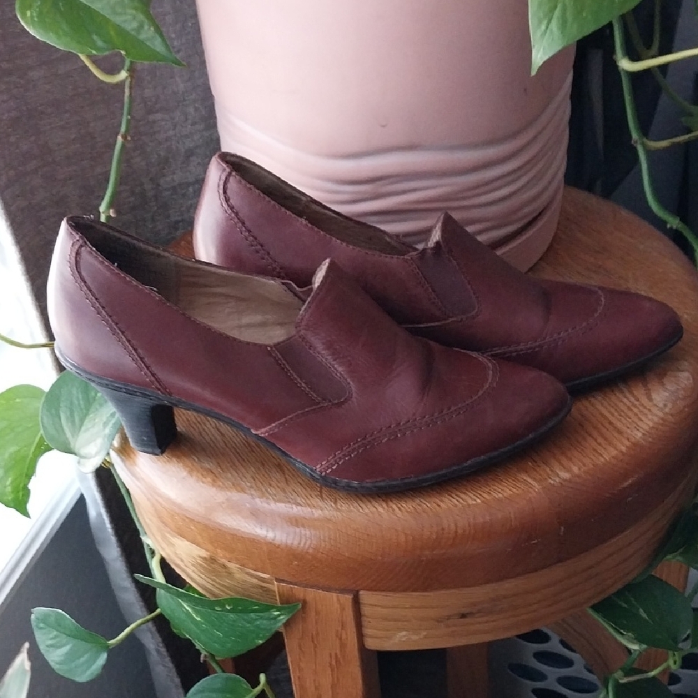 Chic Brown Leather Heels for Women